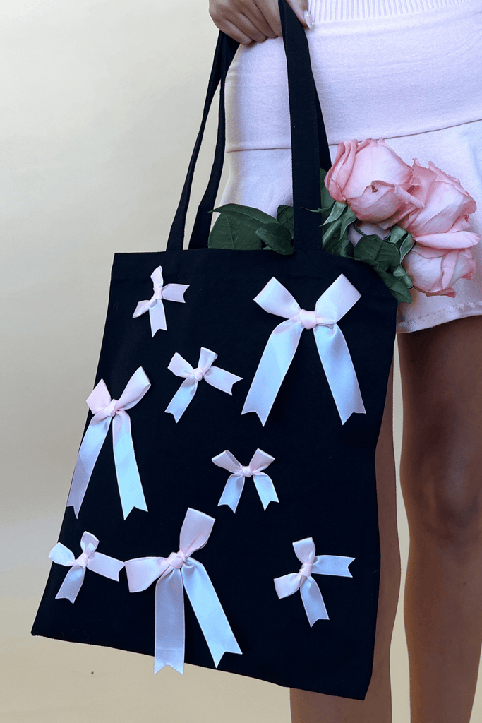 Tote bag top with bow