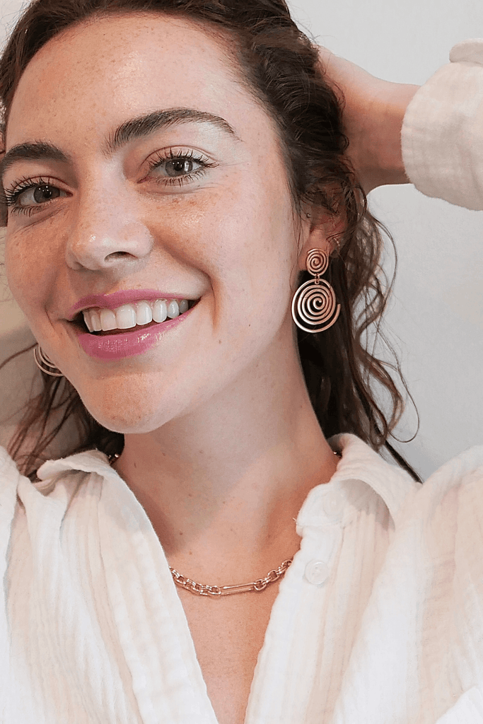 Petit Courant Earring Right main image 1
