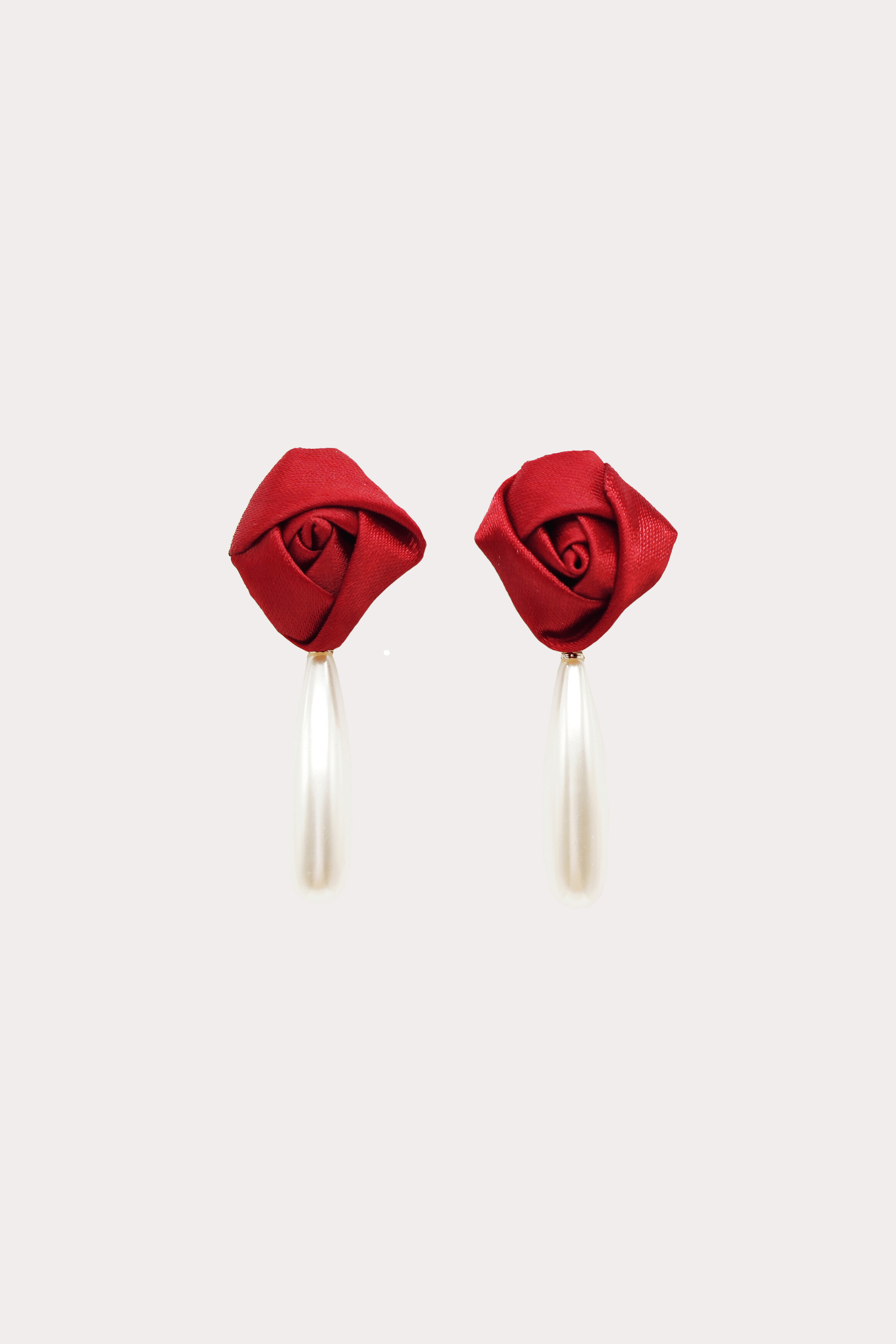 Rosette Pearl Pendant Earring