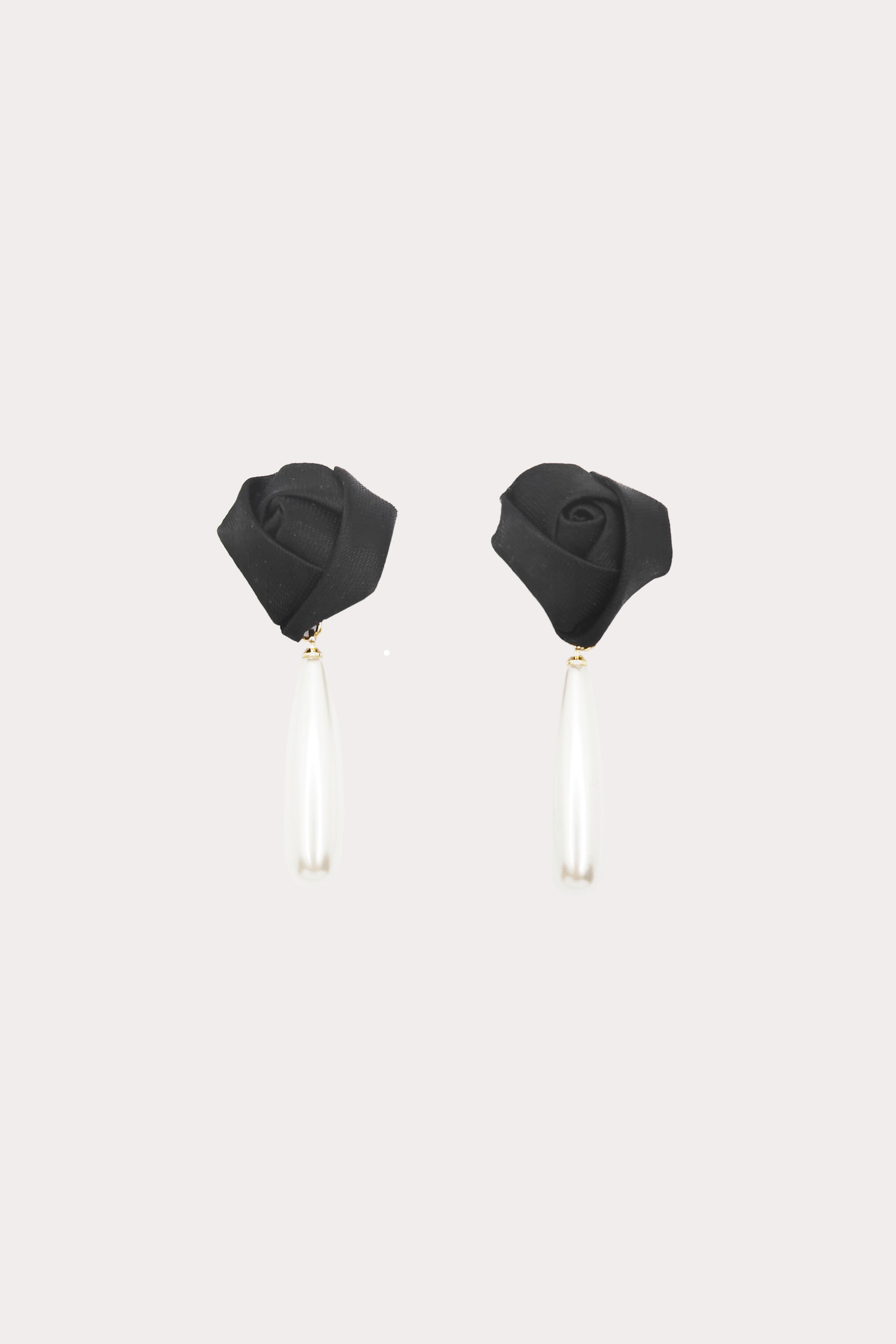 Rosette Pearl Pendant Earring